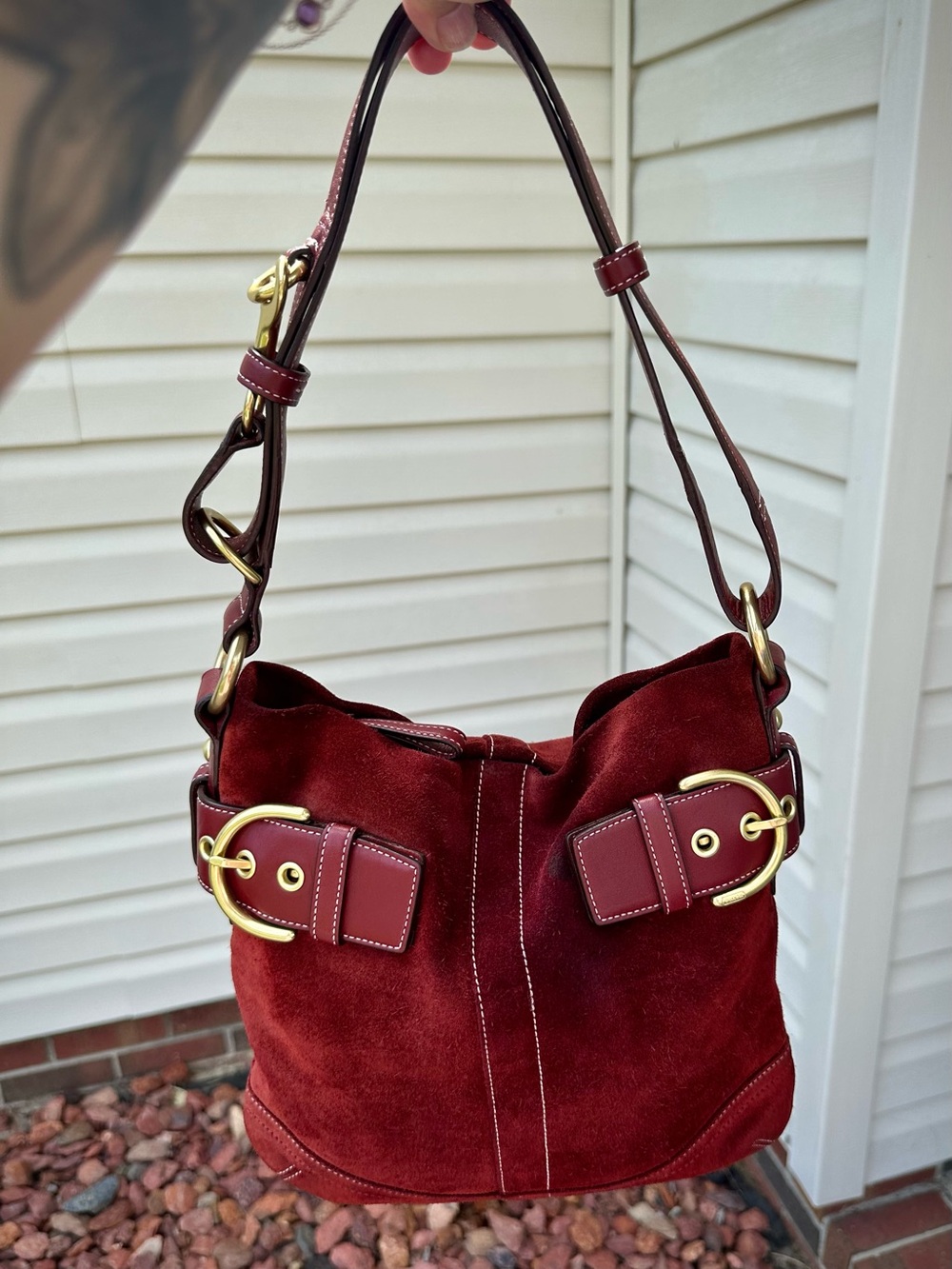 Coach Soho.. Suede Leather Shoulder Bag in Deep Burgundy. - Picture 3 of 4